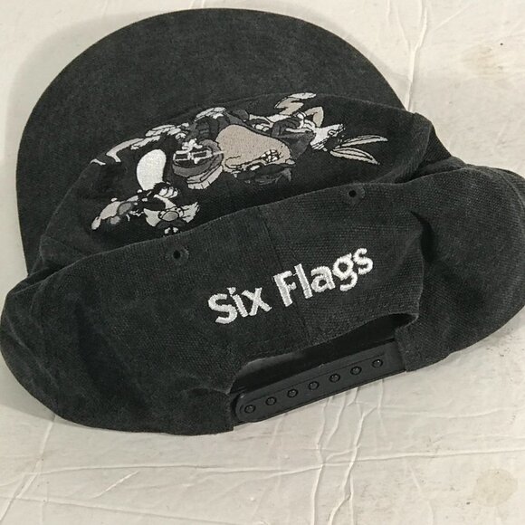 Six FlagsTheme Park Vintage Looney Tunes Snapback Black White Cap Hat - Picture 7 of 11